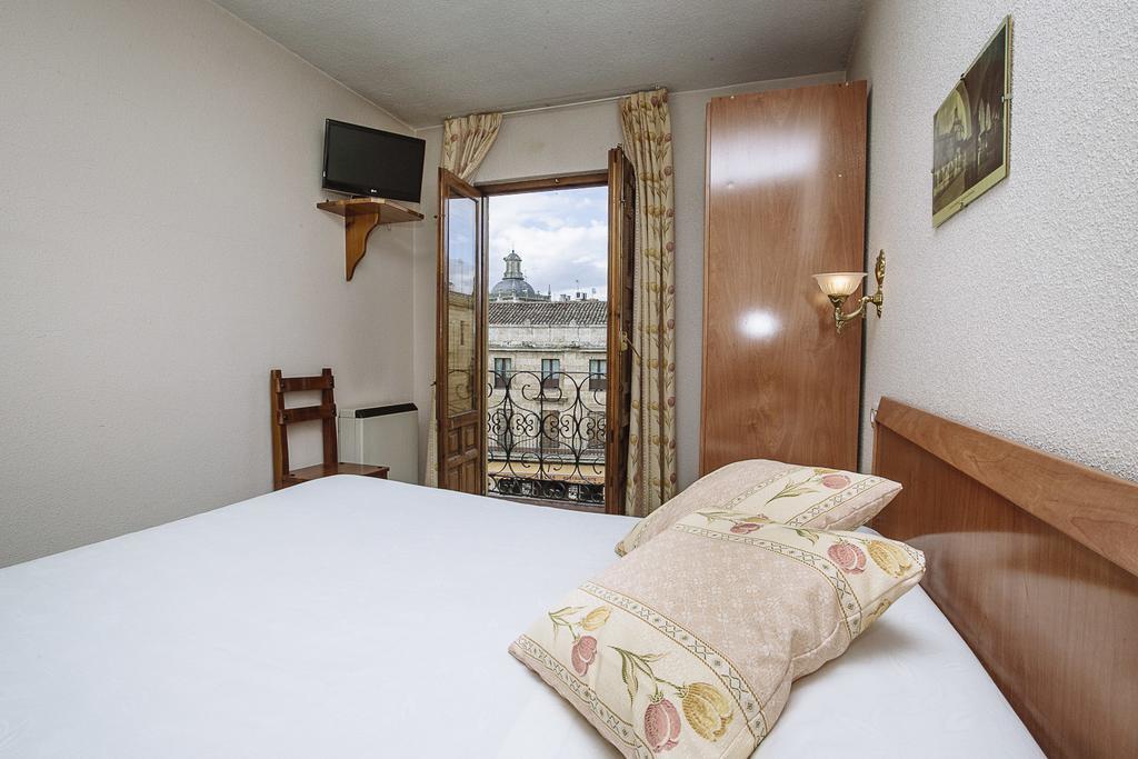 Hostal Plaza Ciudad-Rodrigo Extérieur photo